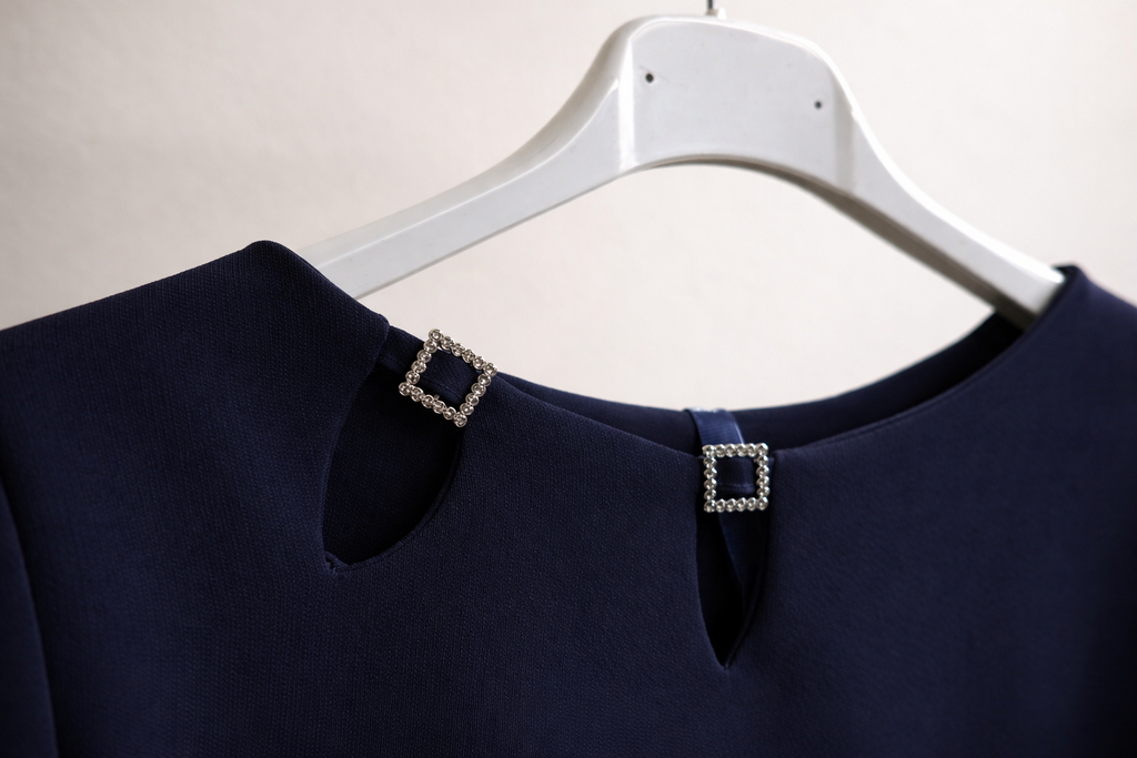 Blusa dettaglio gioiello