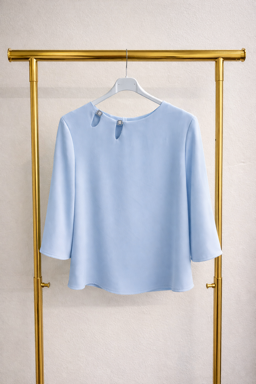 Blusa dettaglio gioiello