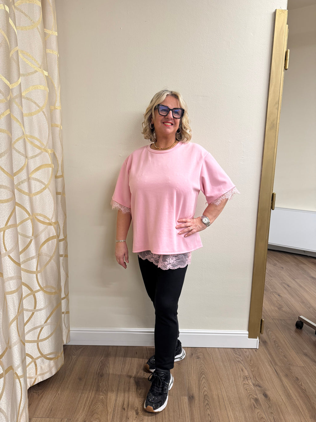 Felpina con pizzo dettaglio dietro