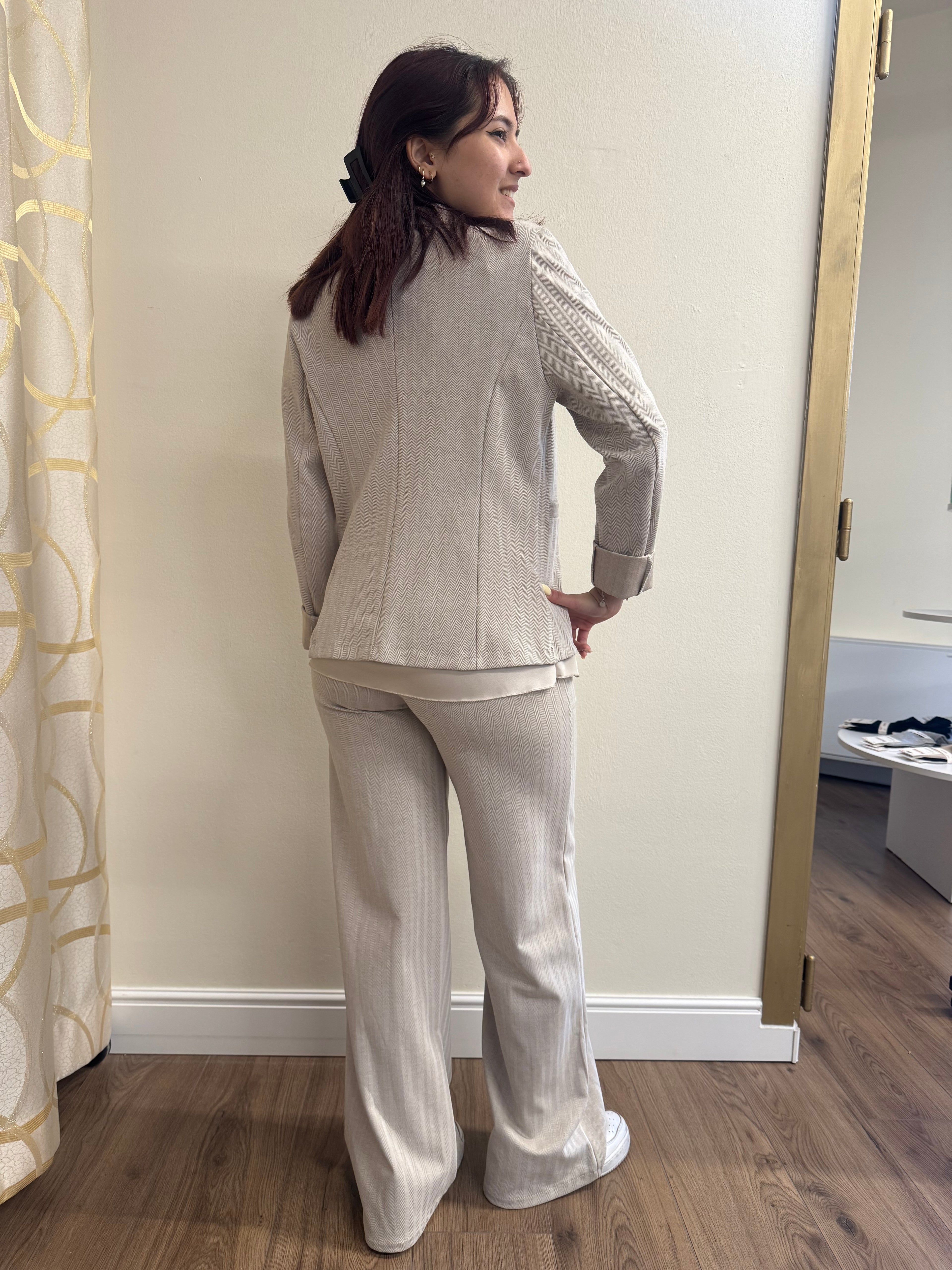 Completo Fulvia elegante giacca e pantalone beige