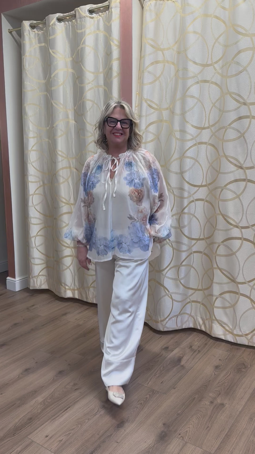 Pantalone di raso con coulisse e risvoltone