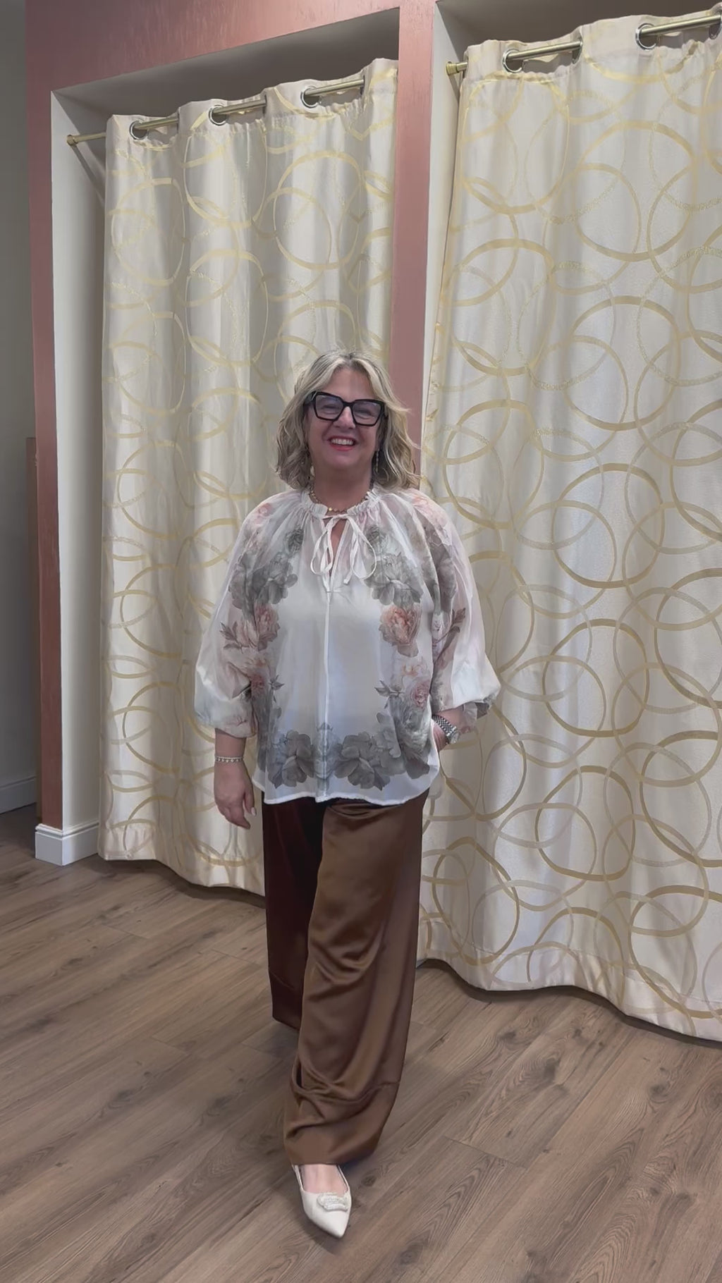 Pantalone di raso con coulisse e risvoltone