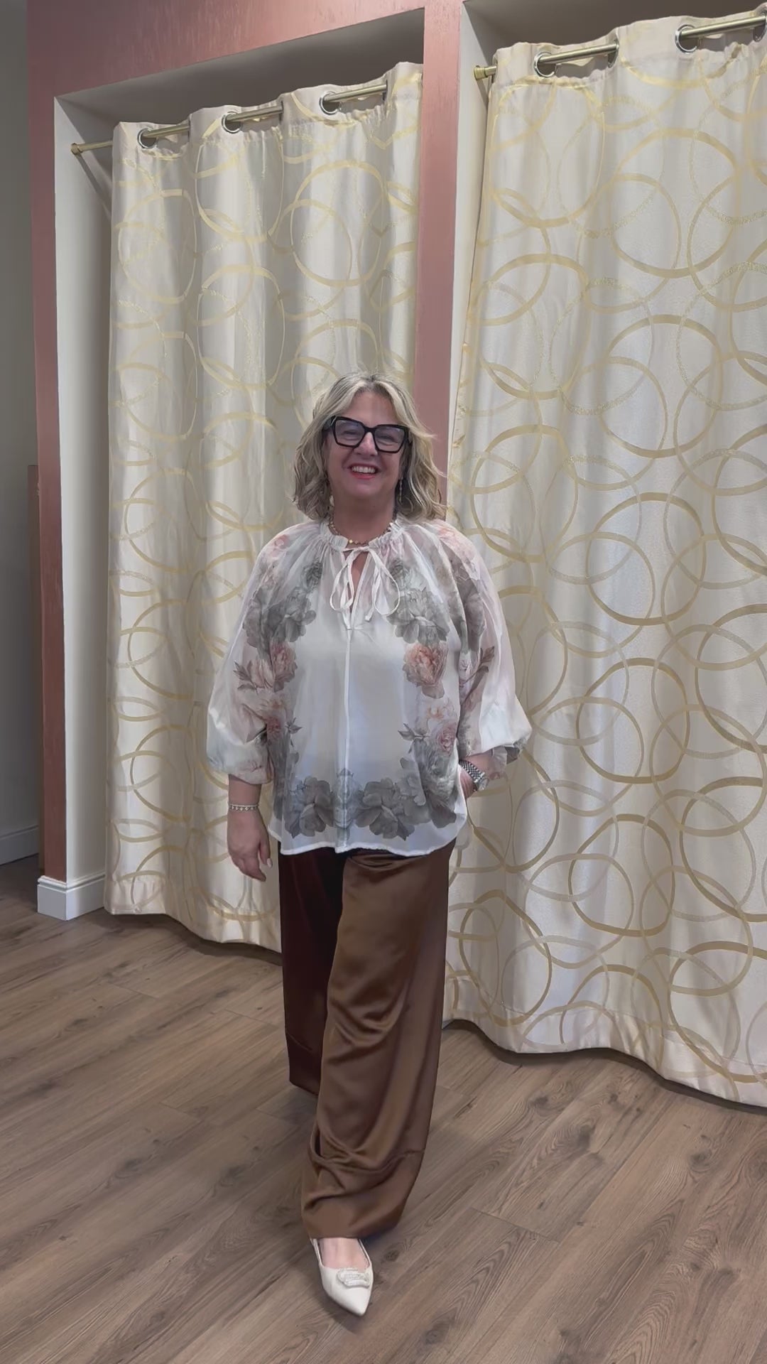 Pantalone di raso con coulisse e risvoltone