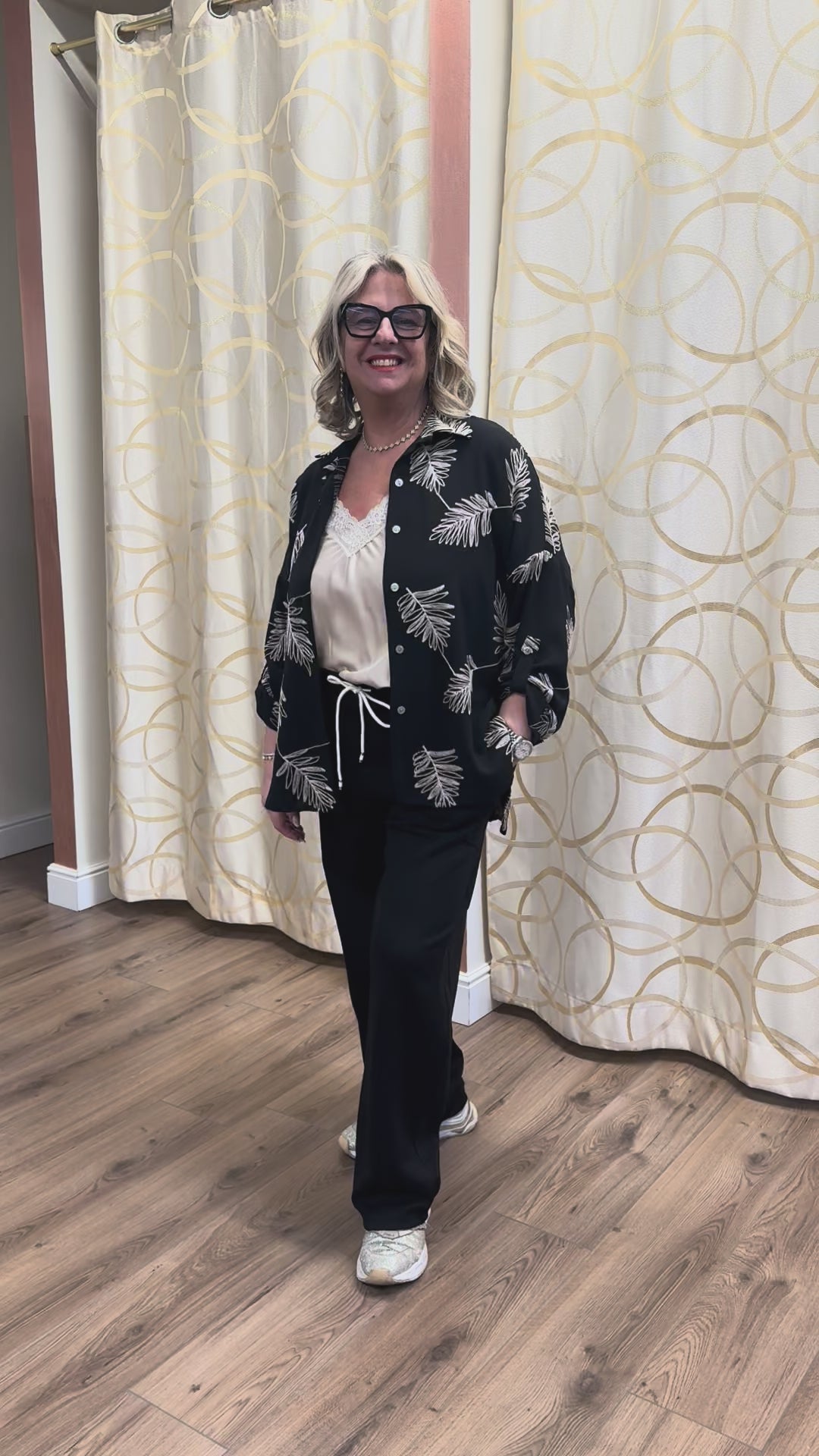 Camicia foglie ricamate